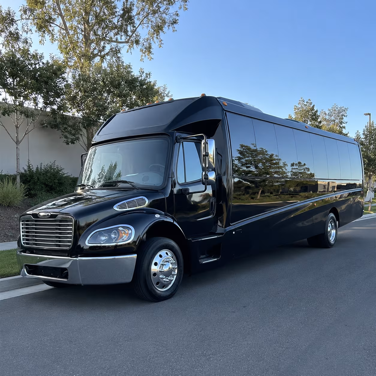 albany 20 passenger minibus